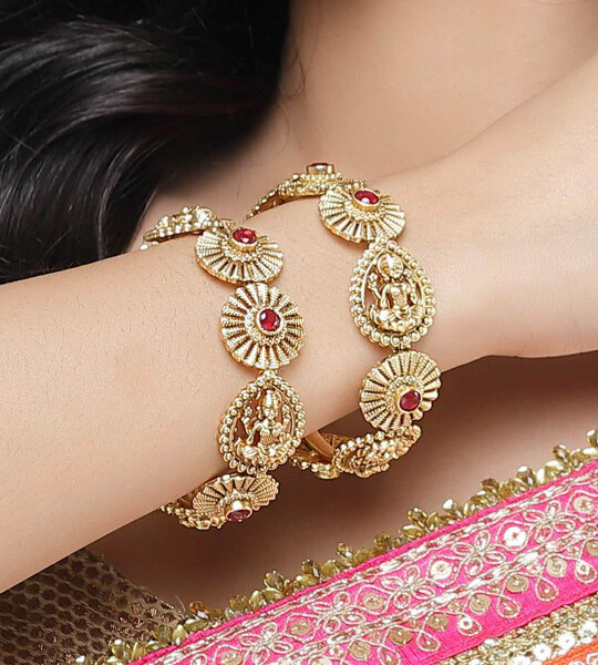 Karatcart Set Of 2 Gold-plated Kundan-studded Bangles