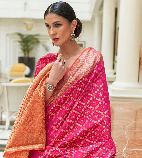 Gold-Toned And Green Woven Design Zari Saree