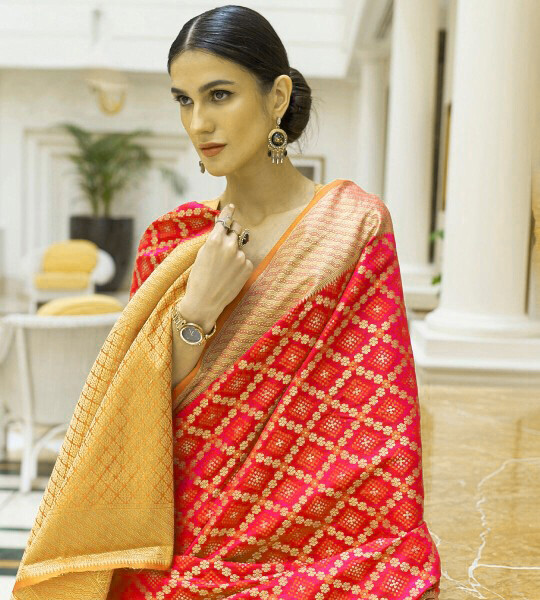Pink & Gold-Toned Woven Design Zari Silk Blend Patola Saree